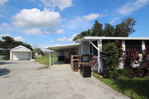 A home in Okeechobee