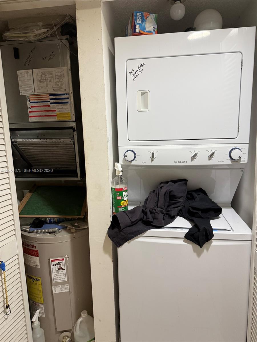 VISTA AL LAGO CONDO - Residential