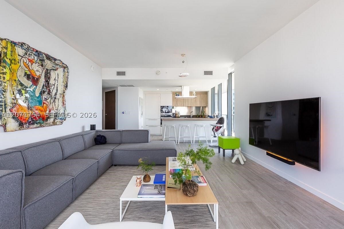 1000 Brickell Plz 3512