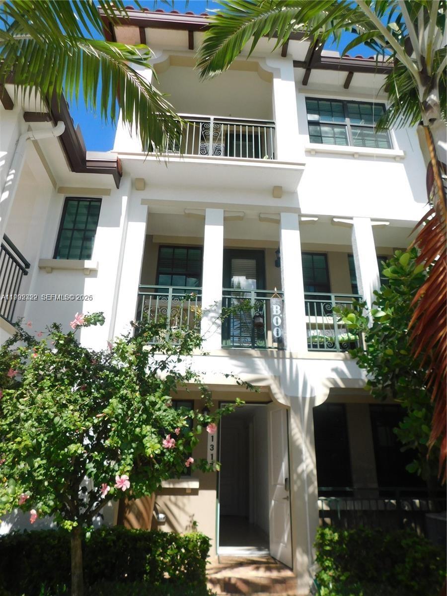 PEMBROKE LAKES SOUTH - Residential Lease