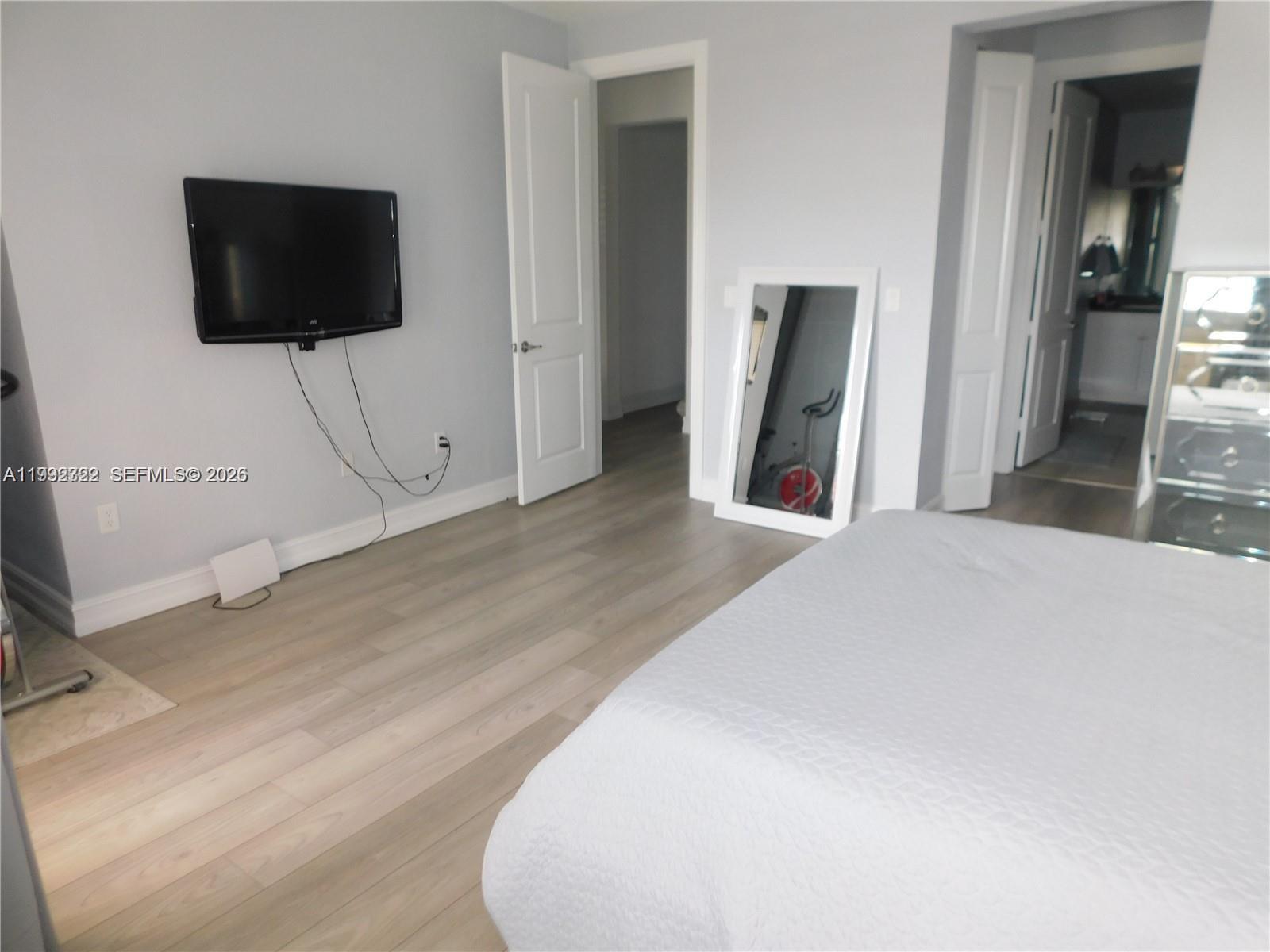 PEMBROKE LAKES SOUTH - Residential Lease