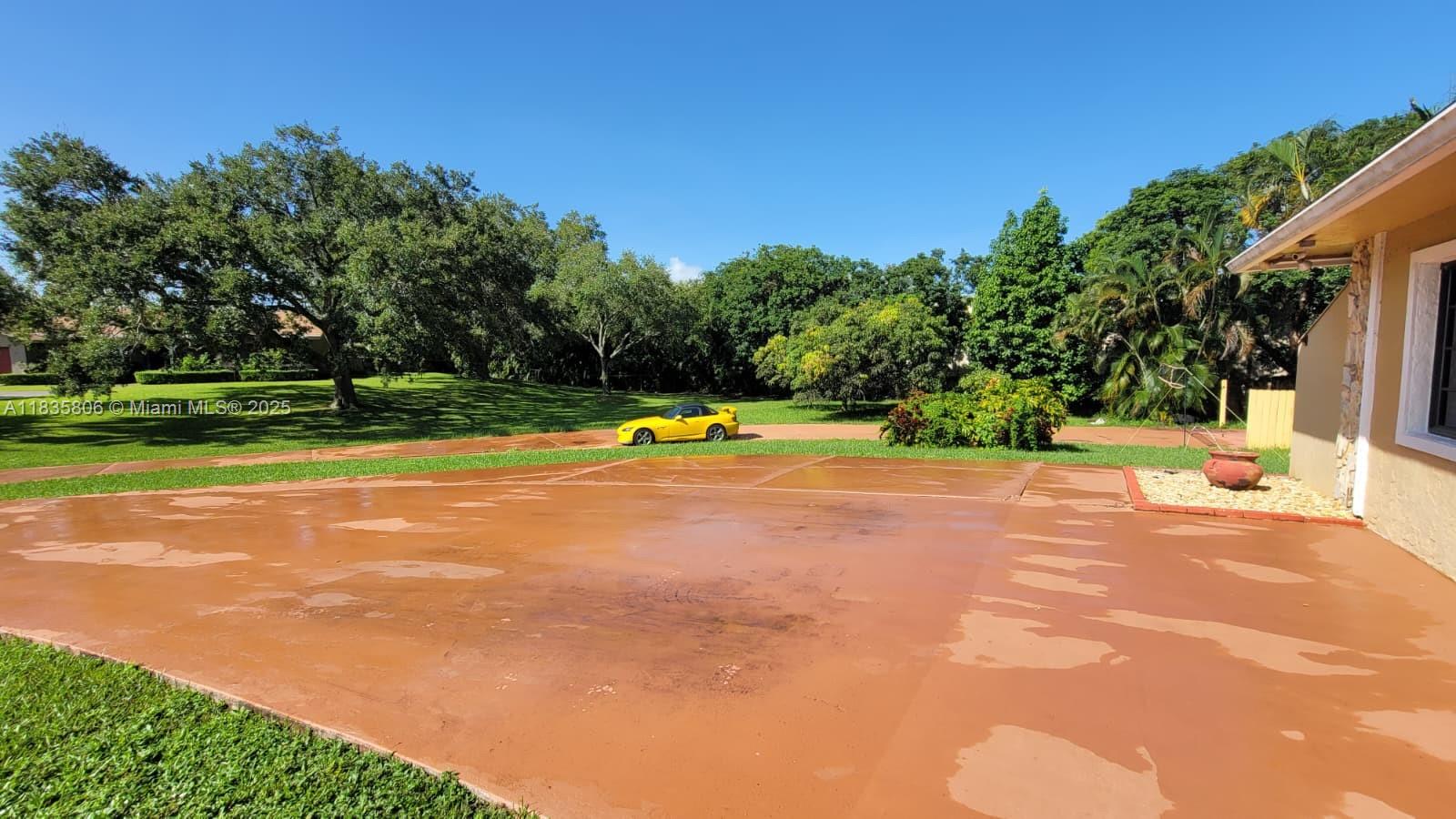 IVANHOE ESTATES - Residential