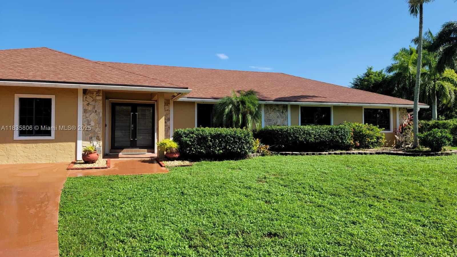 IVANHOE ESTATES - Residential