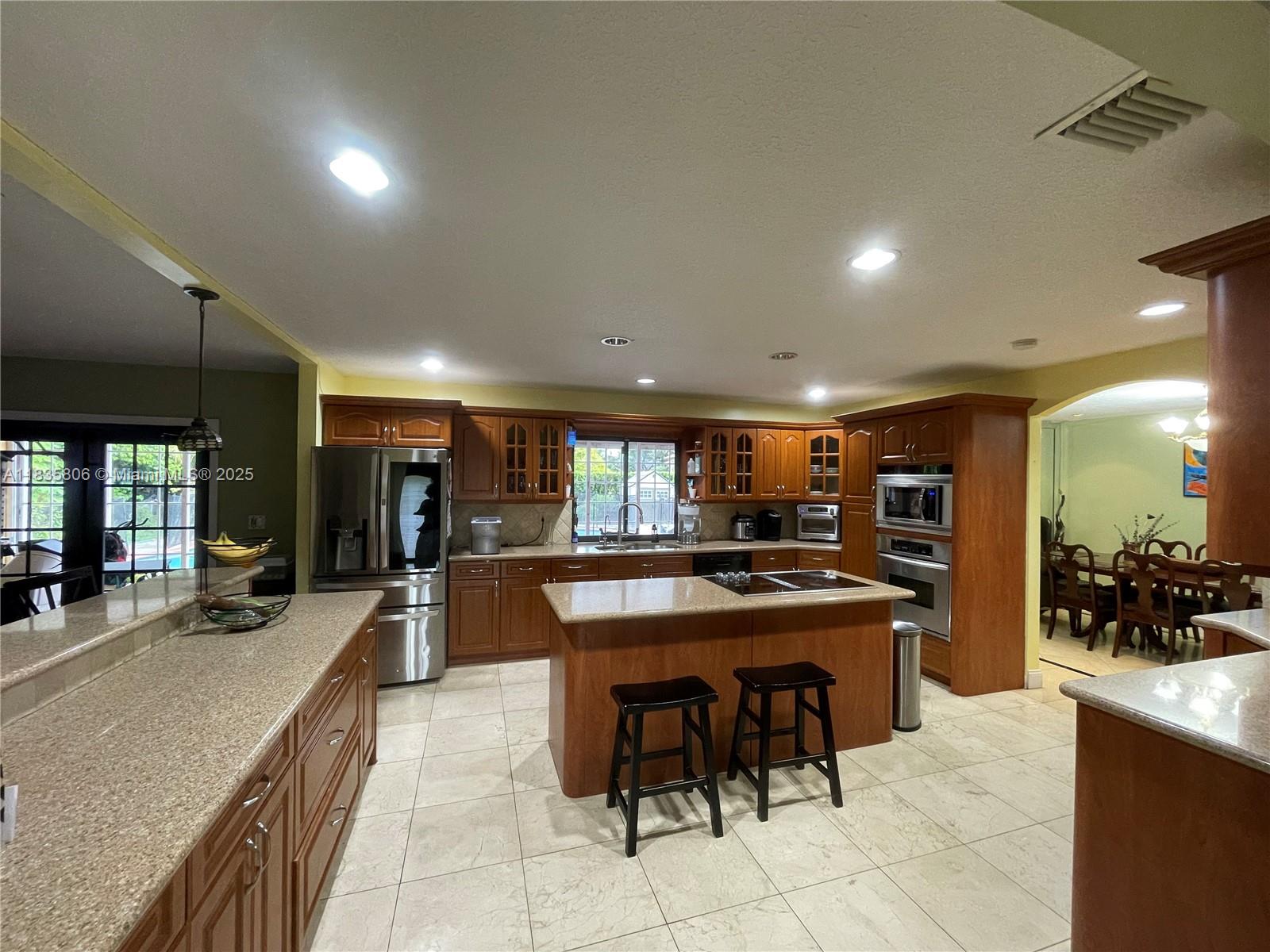 IVANHOE ESTATES - Residential