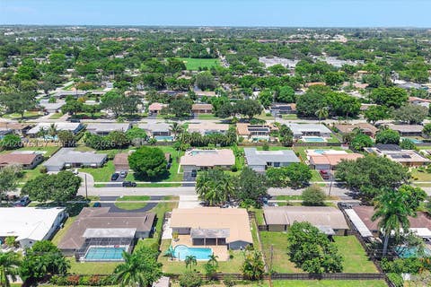 Tiny photo for 7220 NW 10th Pl, Plantation, FL 33313 (MLS # A12076757)