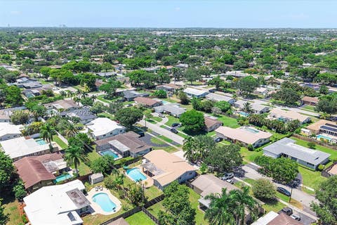Tiny photo for 7220 NW 10th Pl, Plantation, FL 33313 (MLS # A12076757)