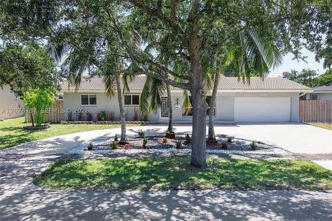 Tiny photo for 7220 NW 10th Pl, Plantation, FL 33313 (MLS # A12076757)
