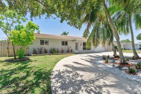 Photo of 7220 NW 10th Pl, Plantation, FL 33313 (MLS # A12076757)