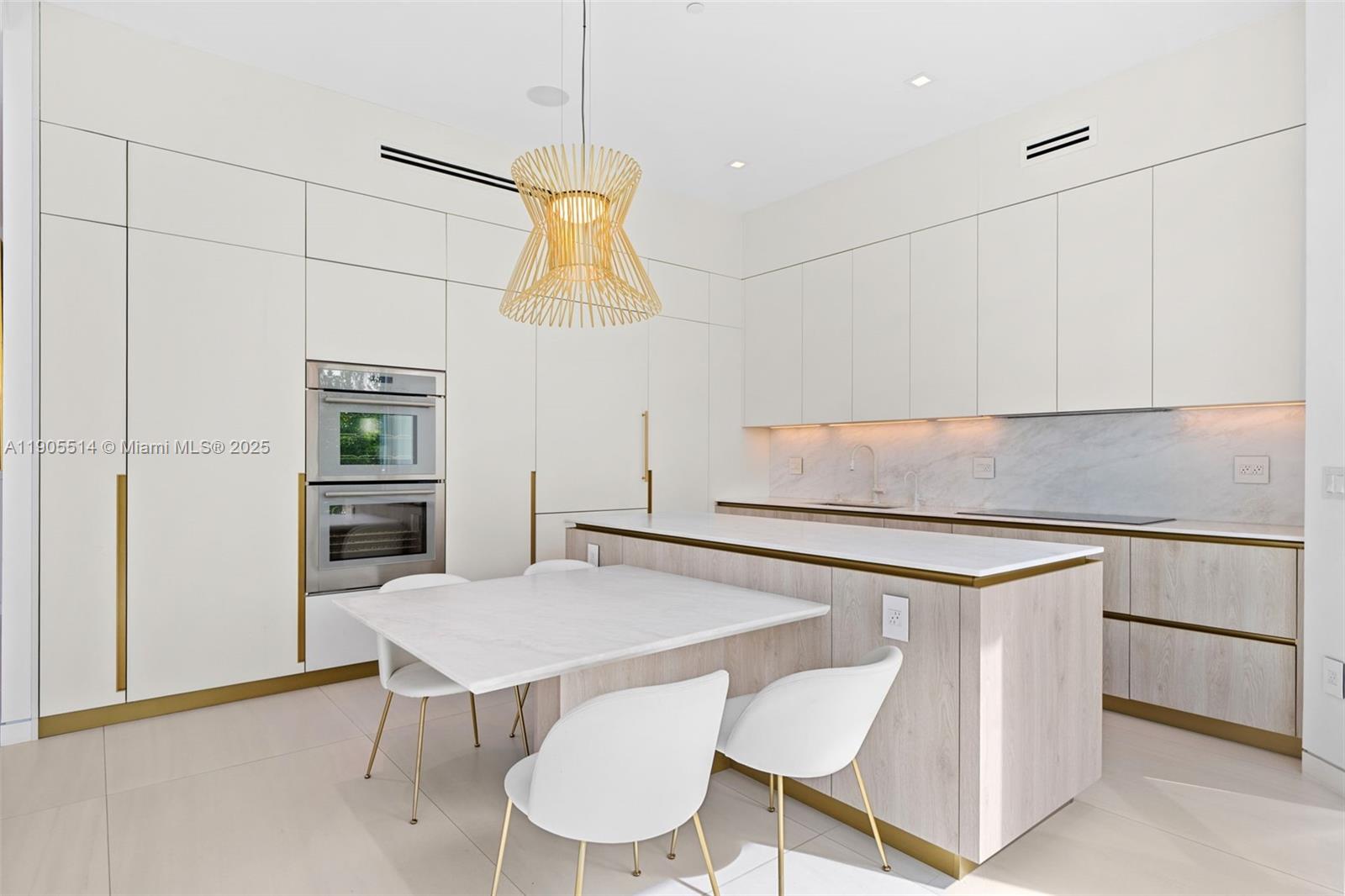 OCEANIA V CONDO - Residential