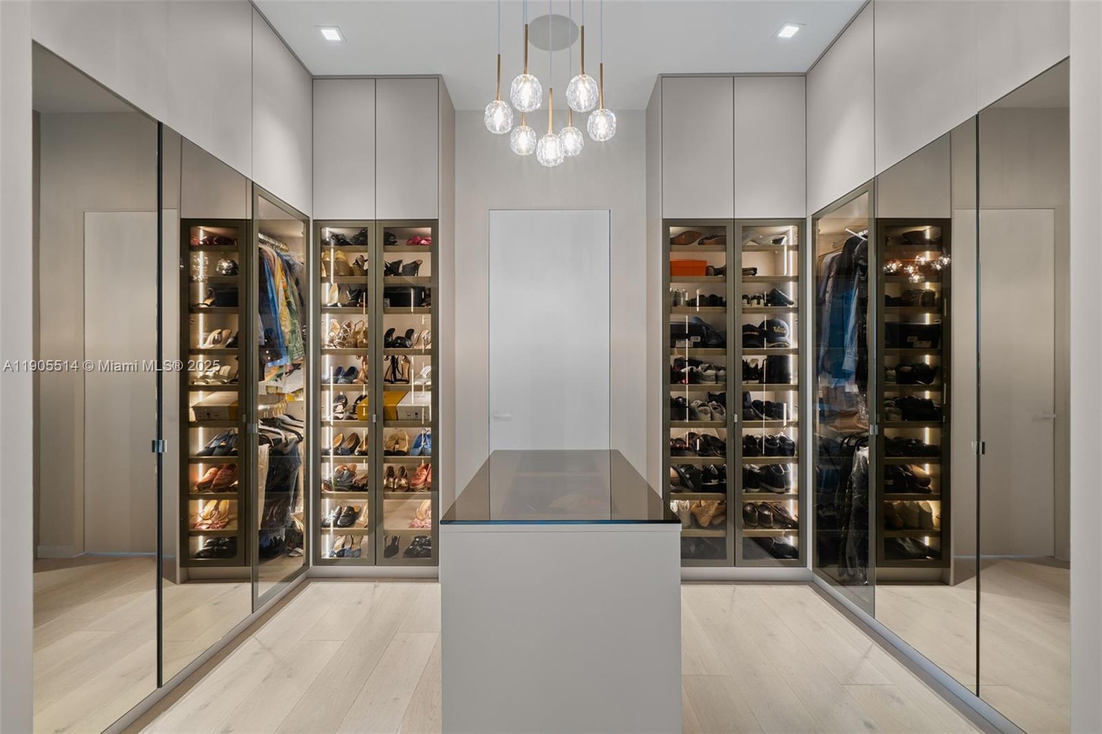 OCEANIA V CONDO - Residential