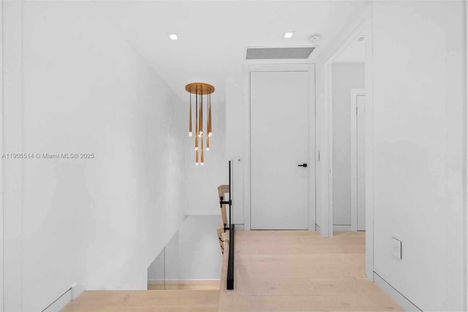 OCEANIA V CONDO - Residential