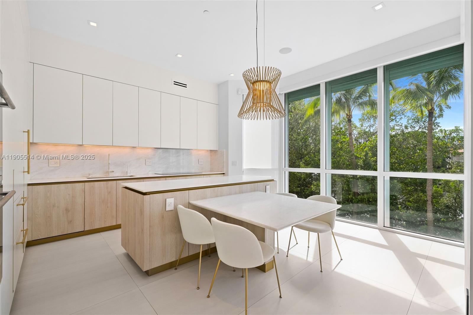 OCEANIA V CONDO - Residential