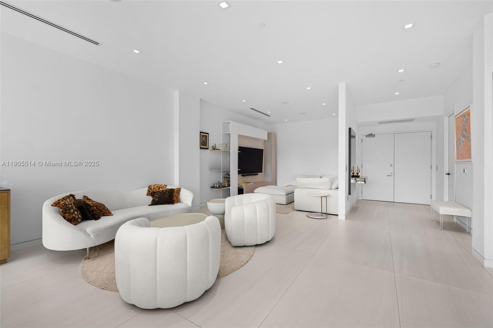 OCEANIA V CONDO - Residential