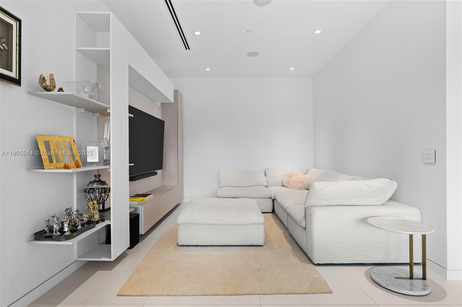 OCEANIA V CONDO - Residential