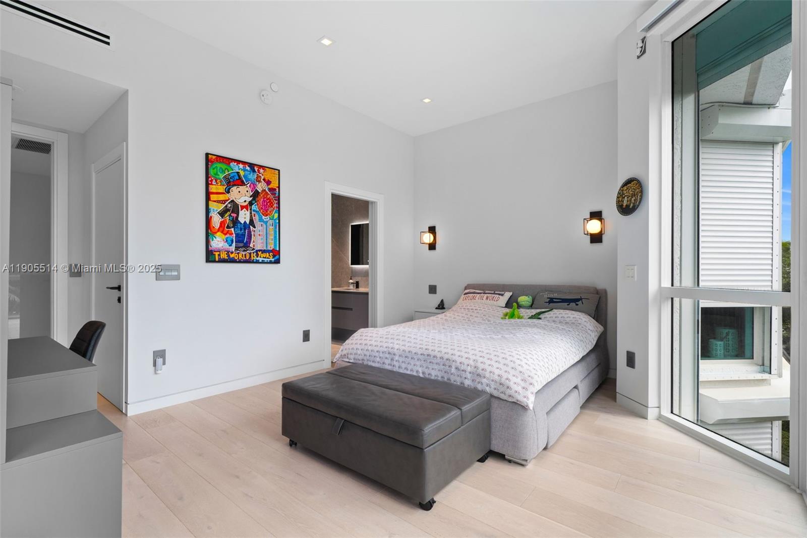 OCEANIA V CONDO - Residential