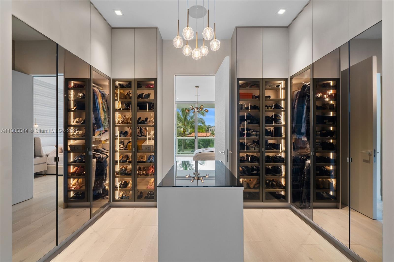 OCEANIA V CONDO - Residential