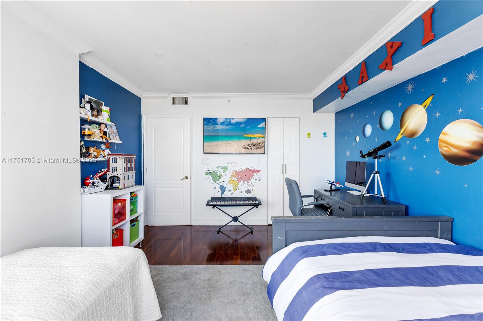 SUNSET HARBOUR NORTH COND - Residential