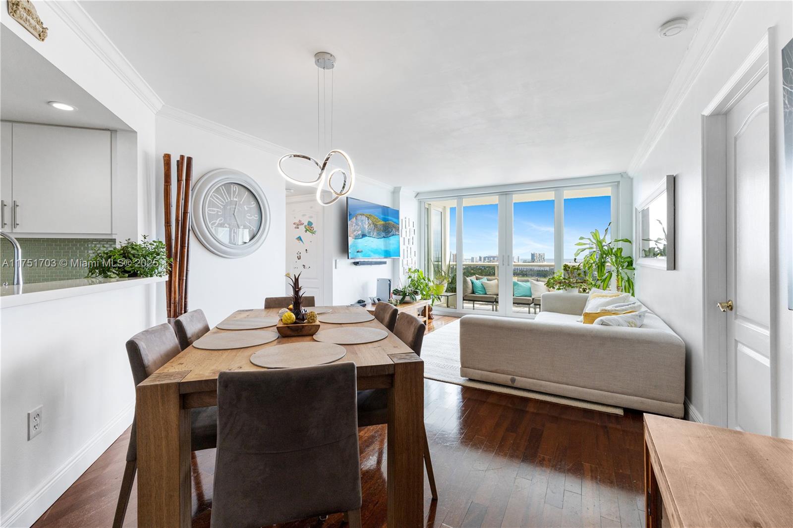 SUNSET HARBOUR NORTH COND - Residential
