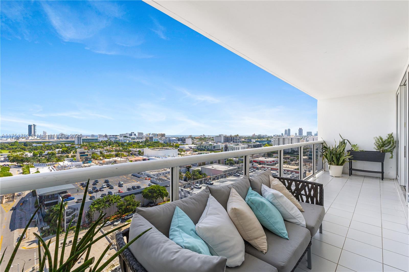 SUNSET HARBOUR NORTH COND - Residential