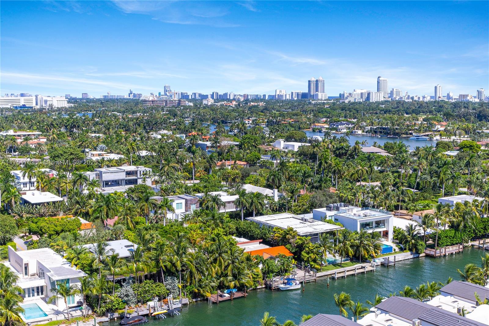 SUNSET HARBOUR NORTH COND - Residential
