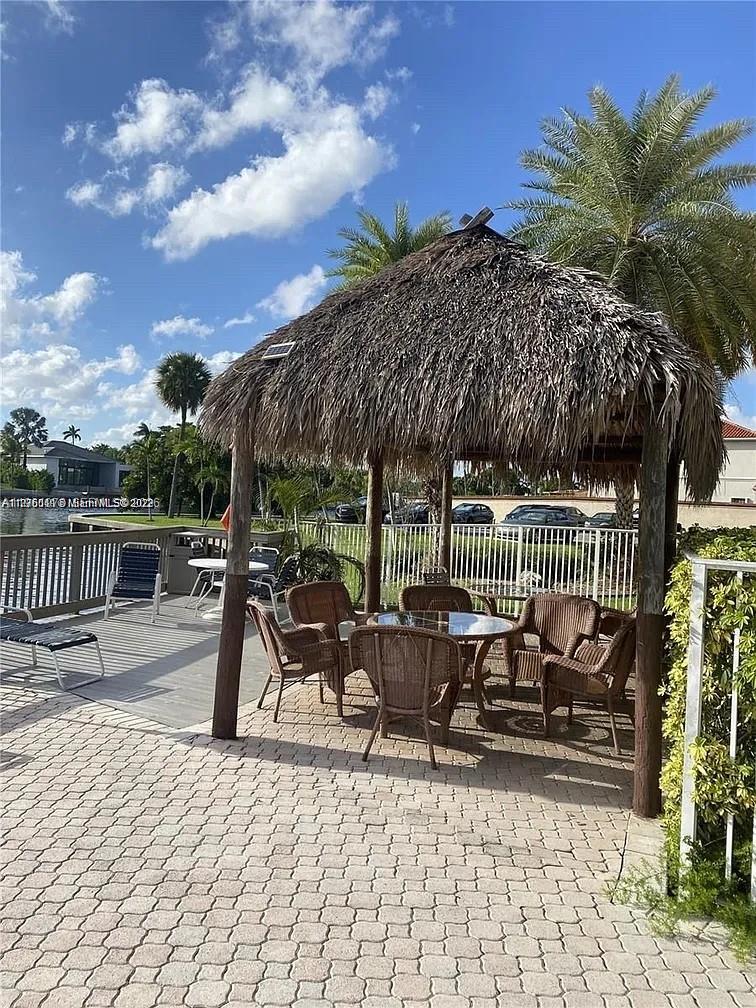 2001 Atlantic Shores Blvd 409