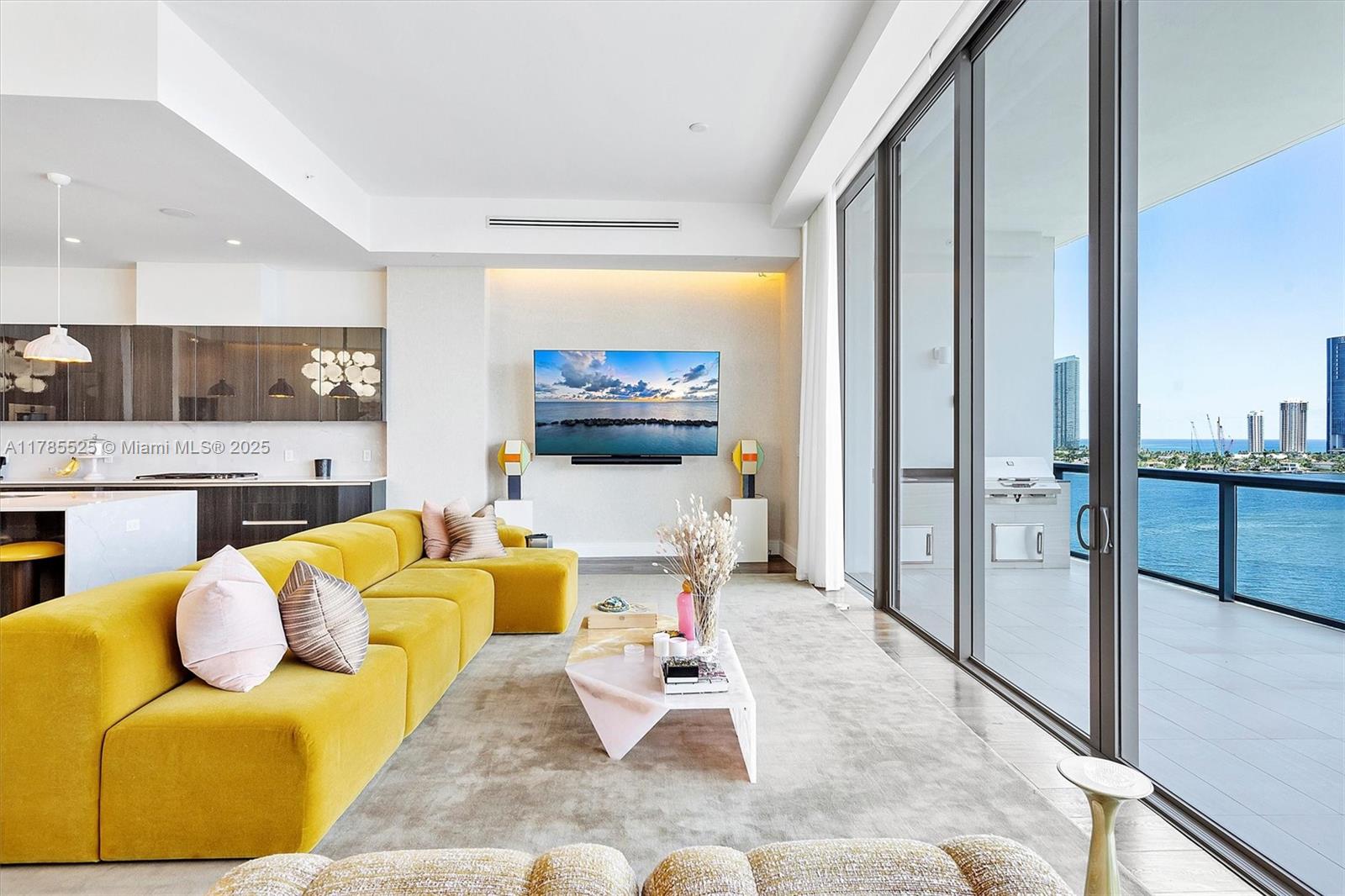 ECHO CONDO - Residential