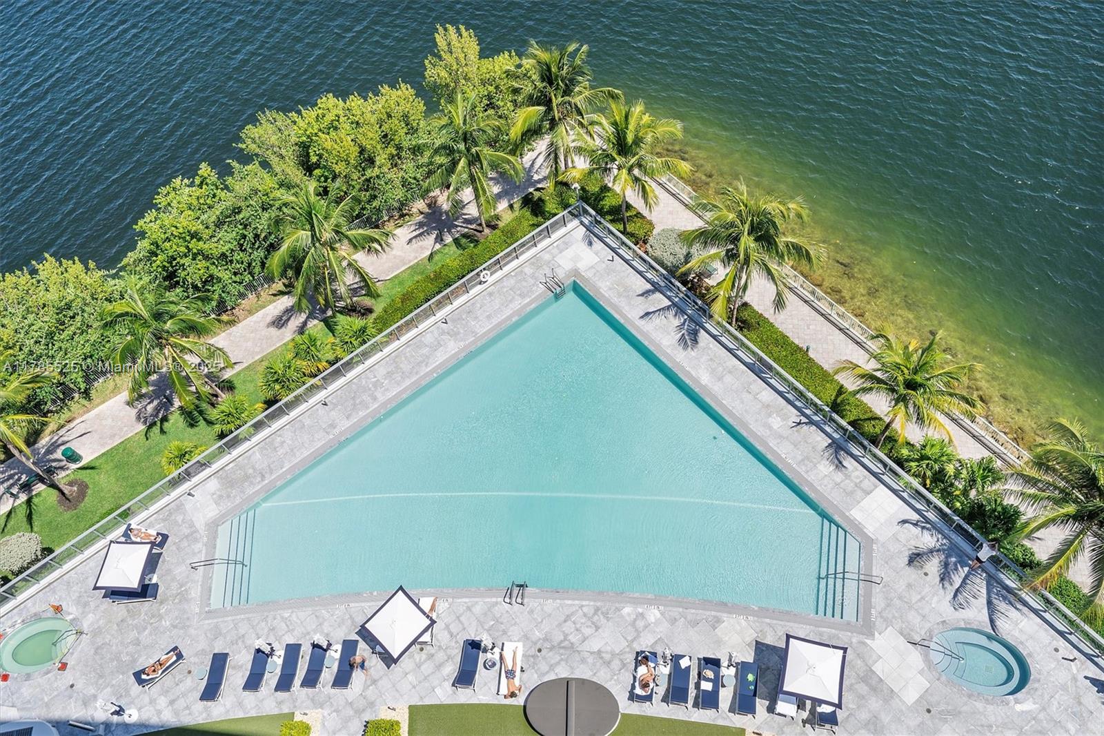 ECHO CONDO - Residential