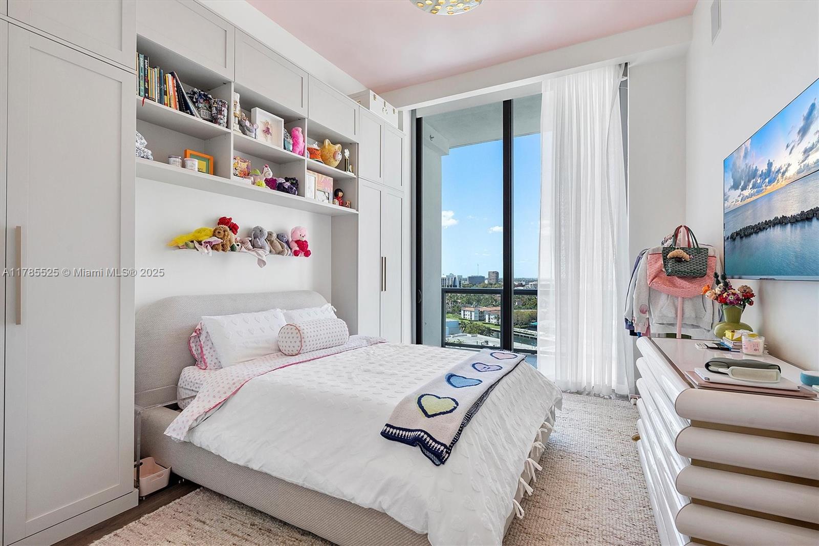 ECHO CONDO - Residential