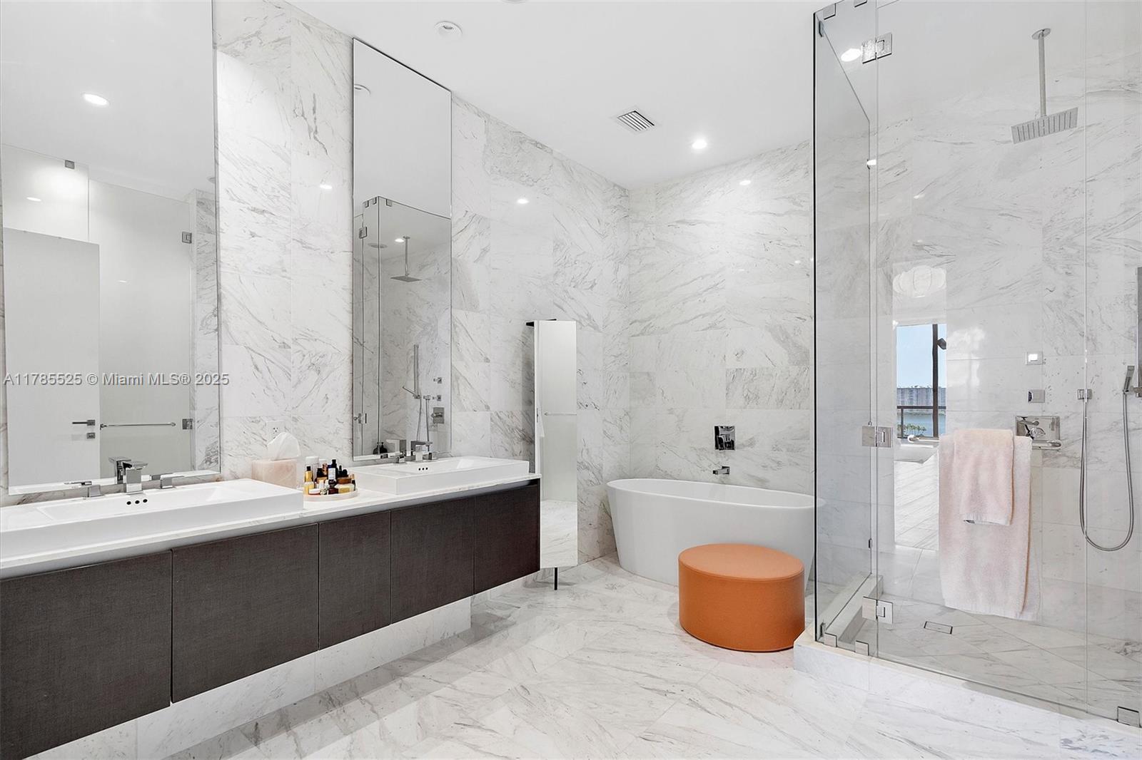 ECHO CONDO - Residential