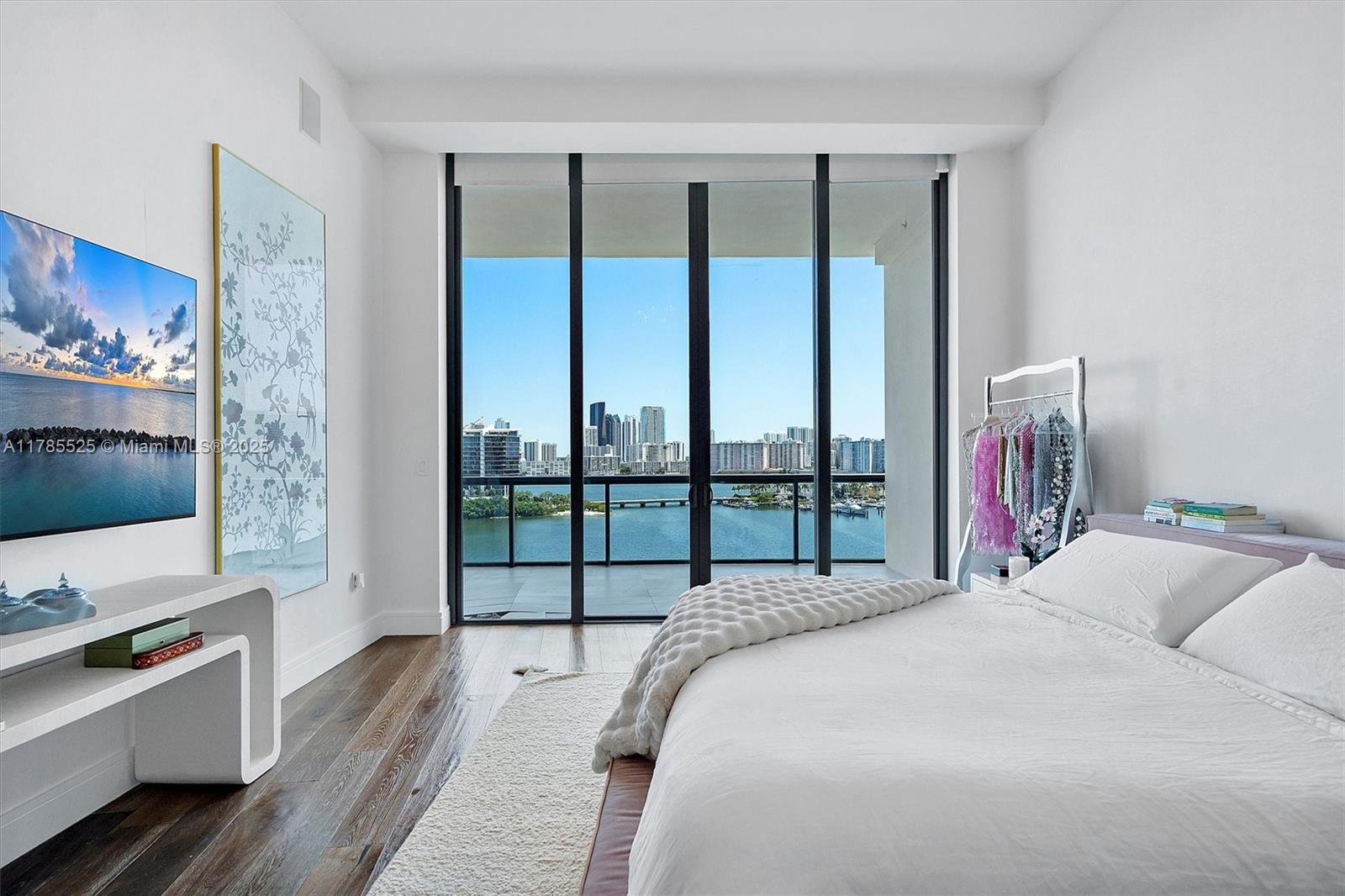 ECHO CONDO - Residential