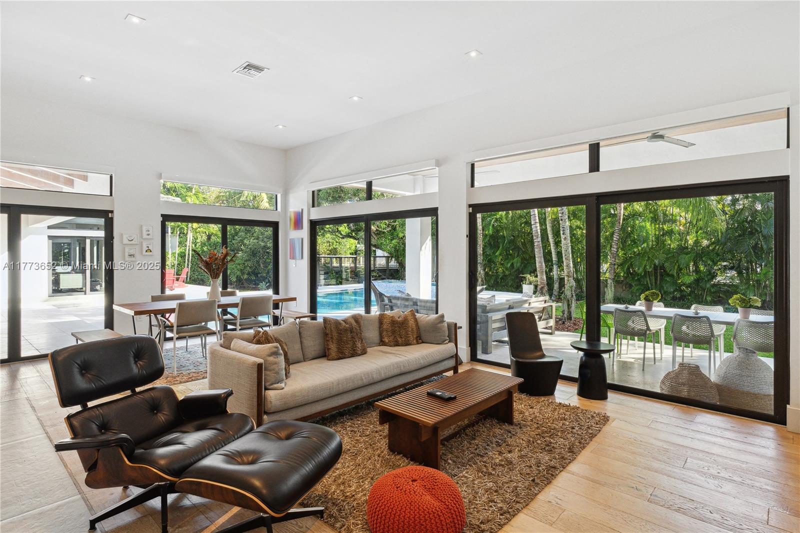 CORAL GABLES RIVIERA SEC - Residential