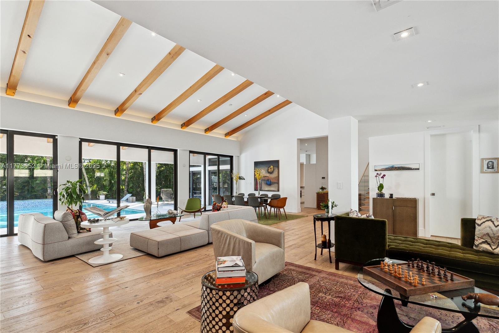 CORAL GABLES RIVIERA SEC - Residential