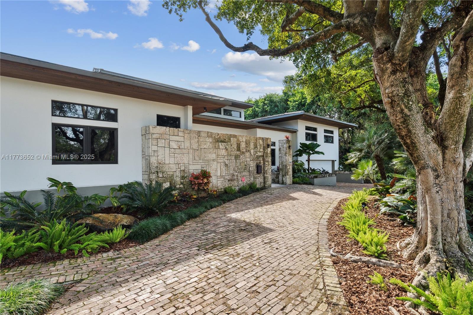 CORAL GABLES RIVIERA SEC - Residential
