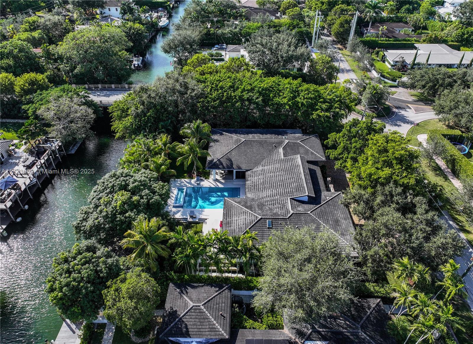 CORAL GABLES RIVIERA SEC - Residential