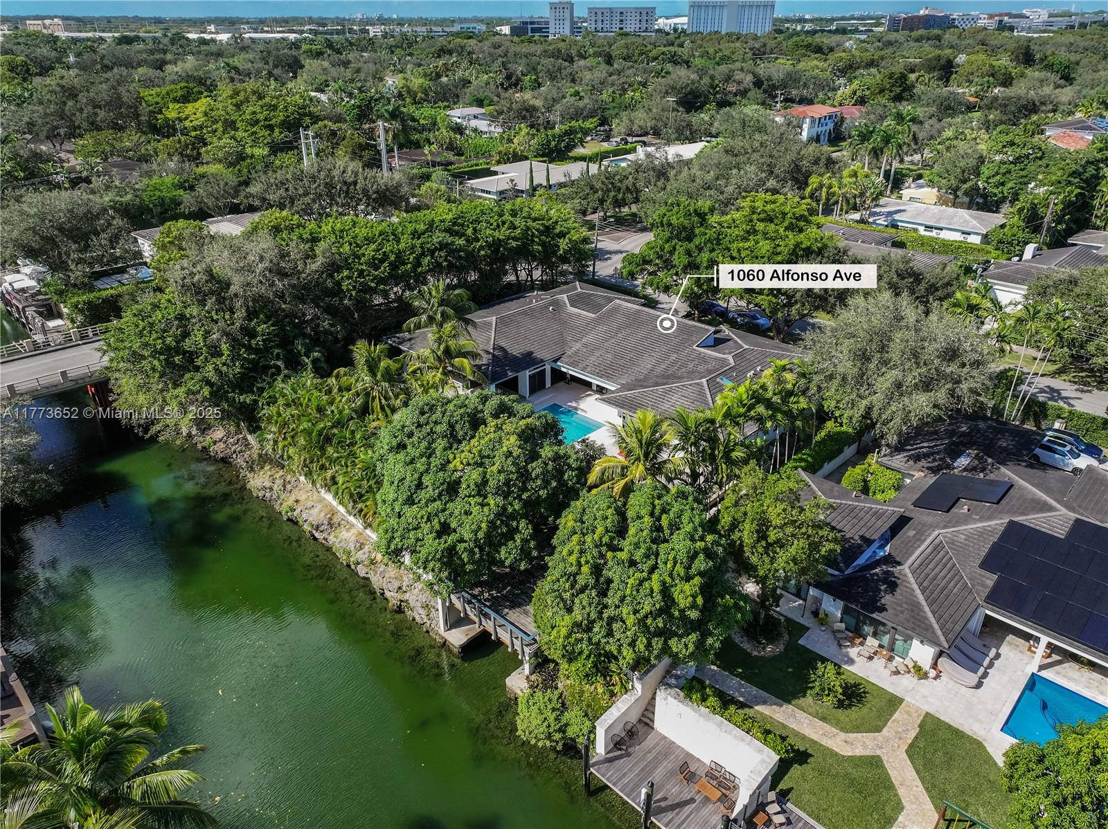 CORAL GABLES RIVIERA SEC - Residential