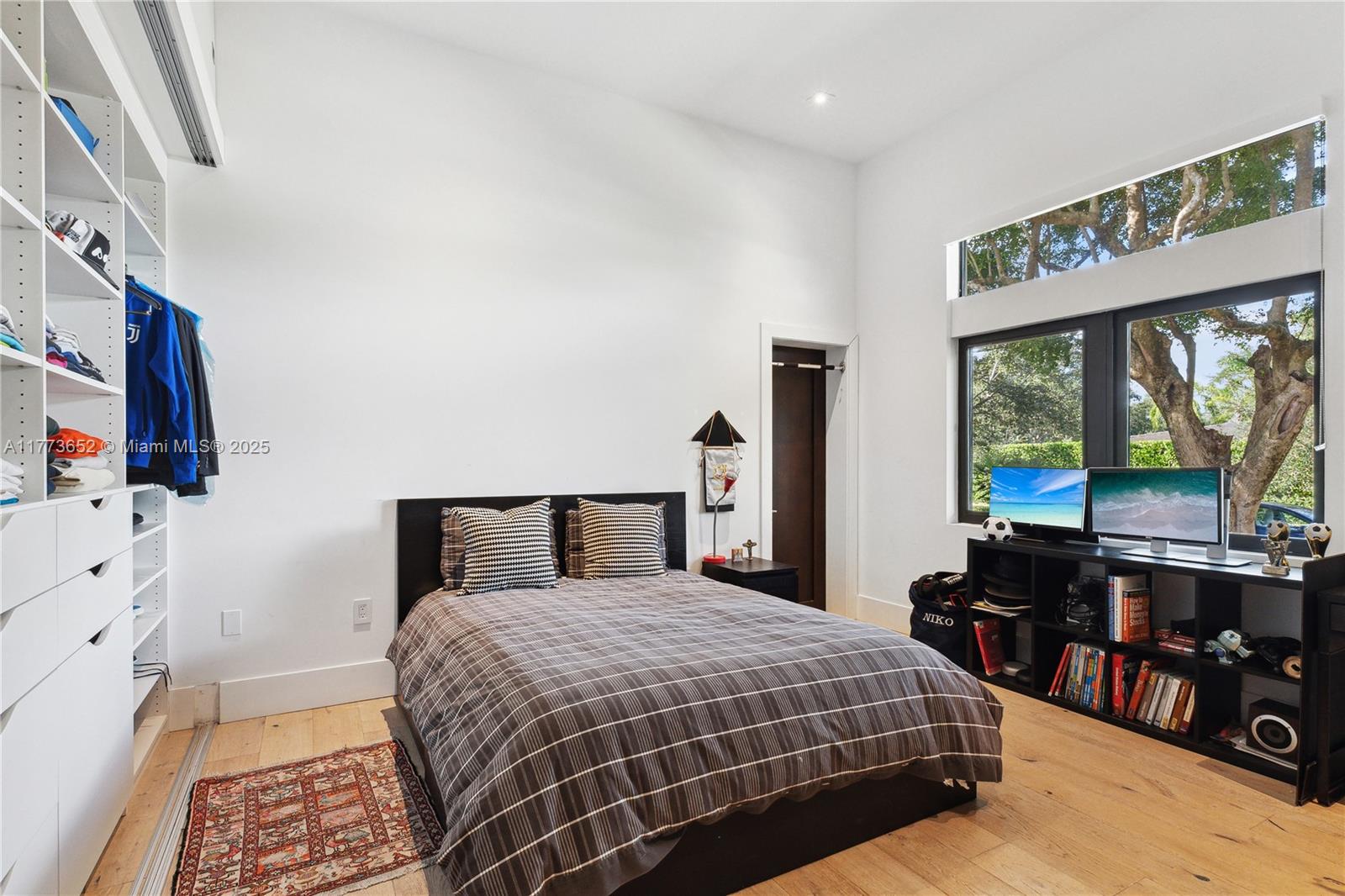 CORAL GABLES RIVIERA SEC - Residential