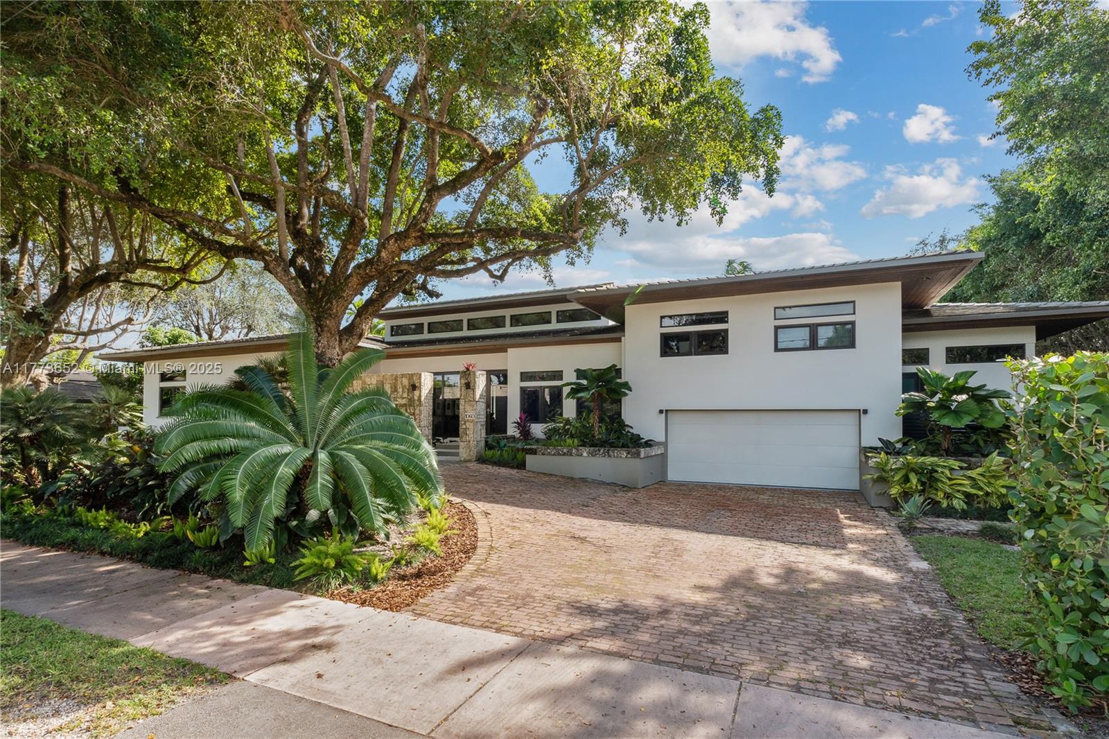 1060 Alfonso Ave