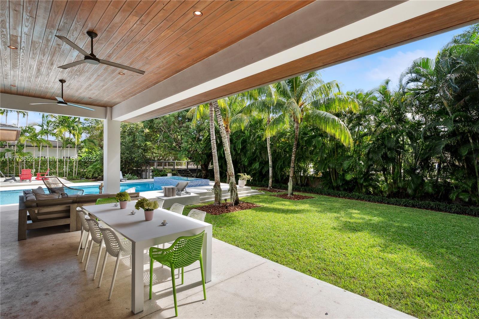 CORAL GABLES RIVIERA SEC - Residential