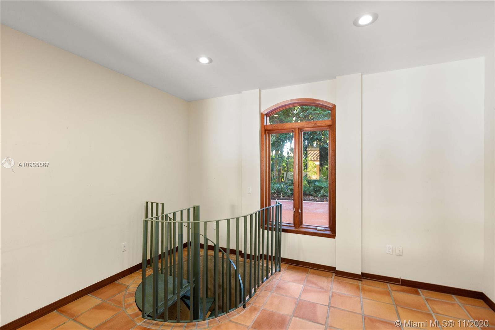 JOURNEYS END ESTATES - Residential