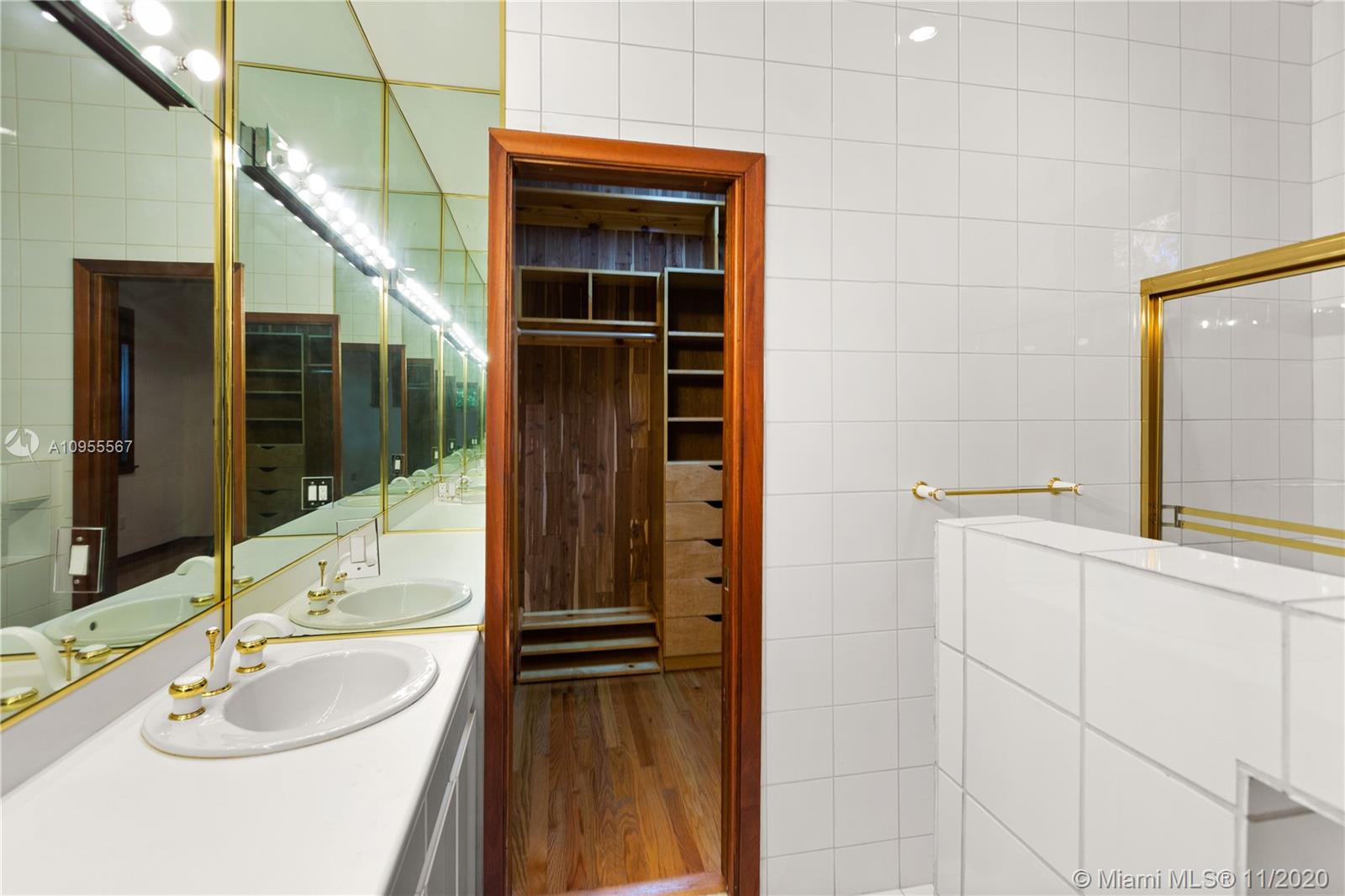 JOURNEYS END ESTATES - Residential