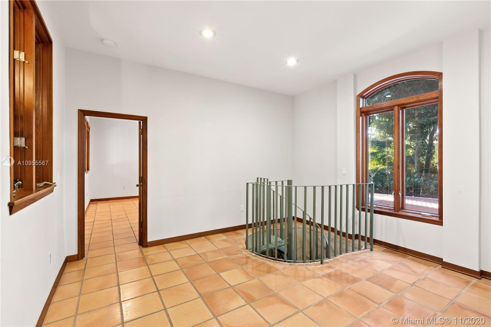 JOURNEYS END ESTATES - Residential