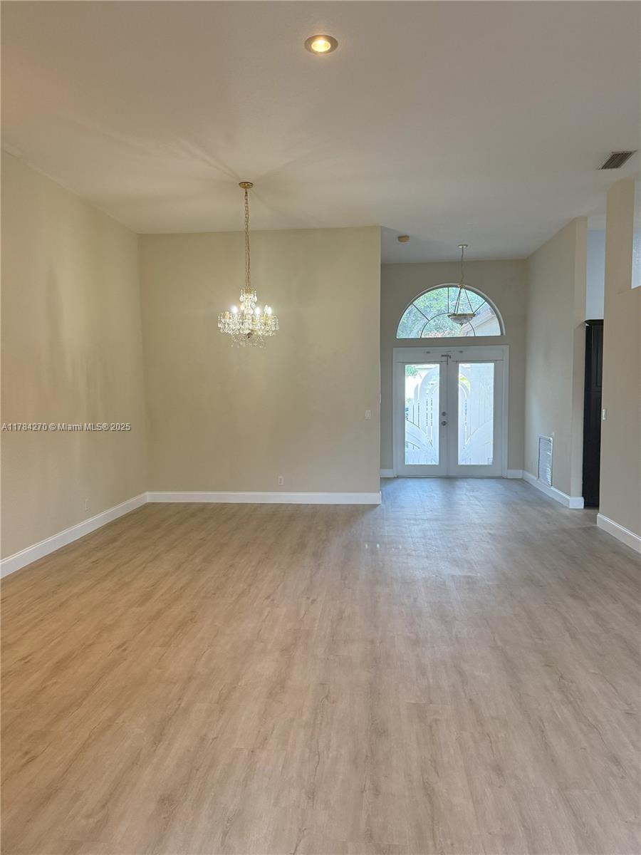5352 NW 57th Ter
