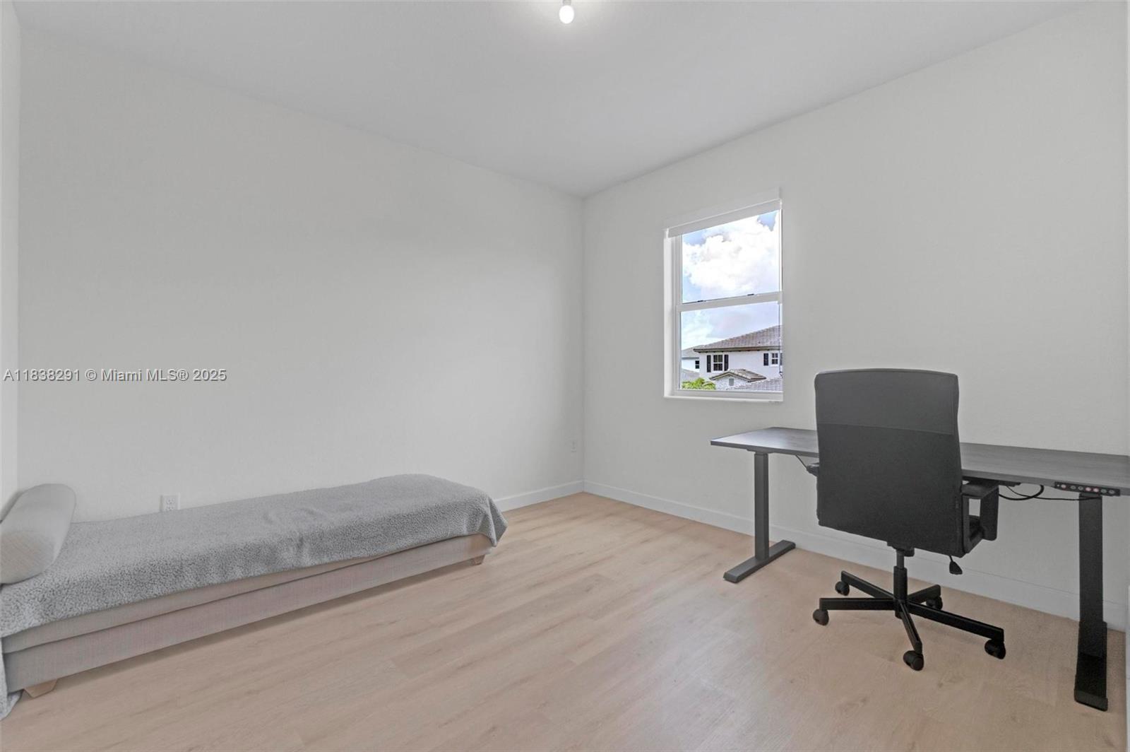 KINGS GROVE - Residential