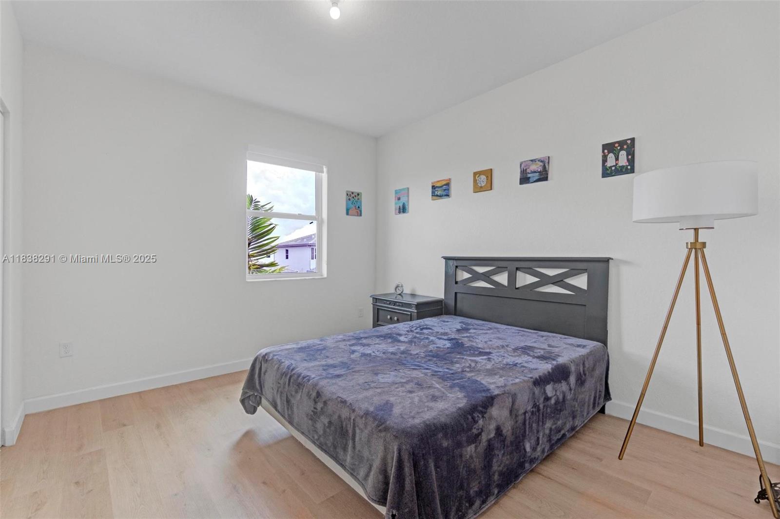 KINGS GROVE - Residential