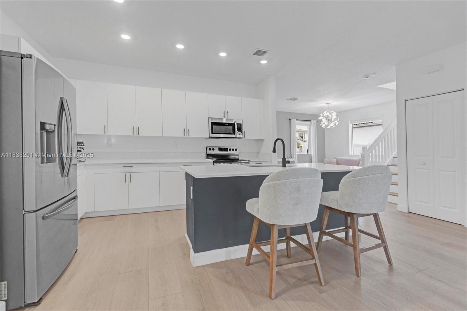 KINGS GROVE - Residential