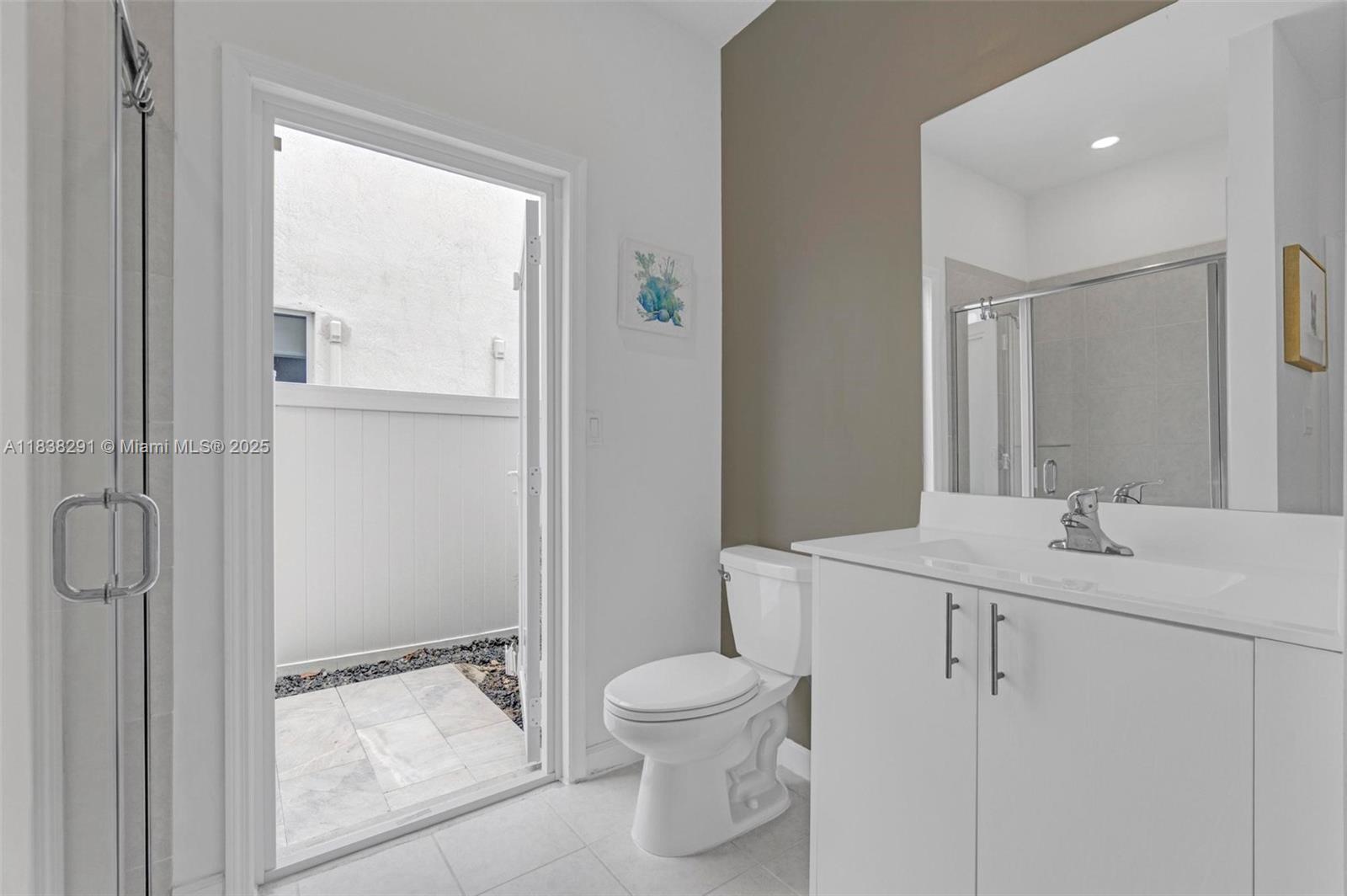 KINGS GROVE - Residential