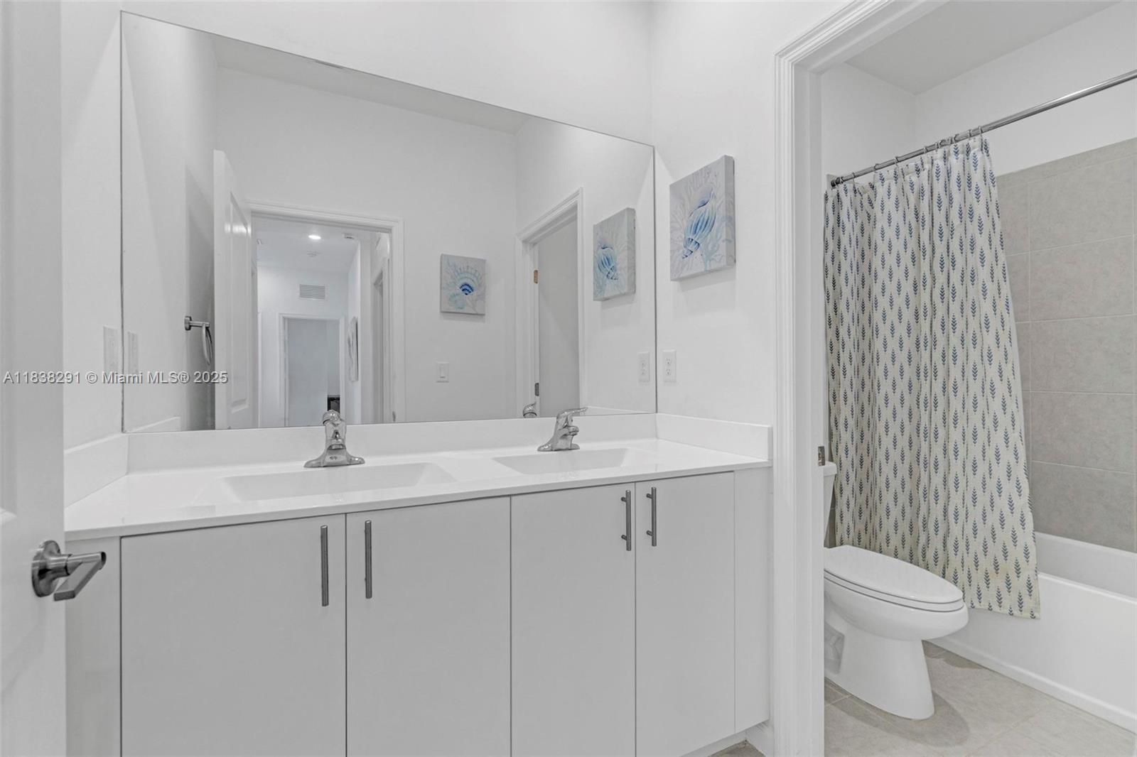 KINGS GROVE - Residential