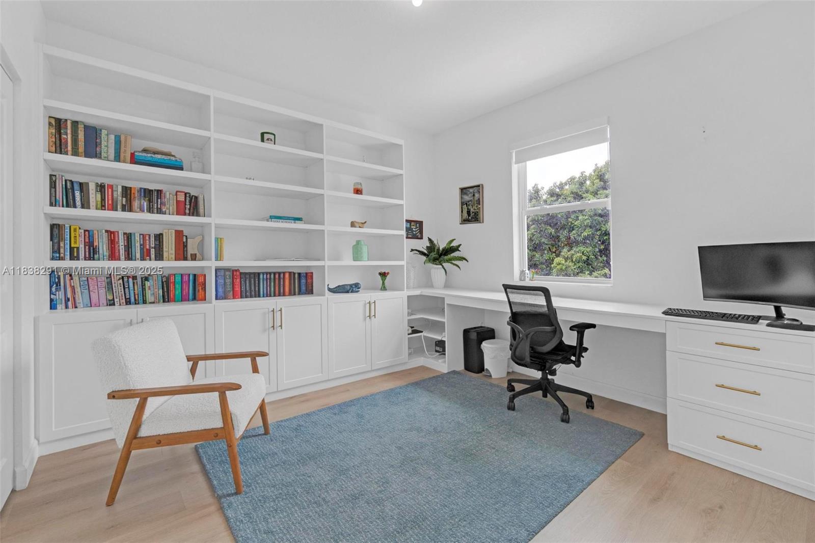 KINGS GROVE - Residential