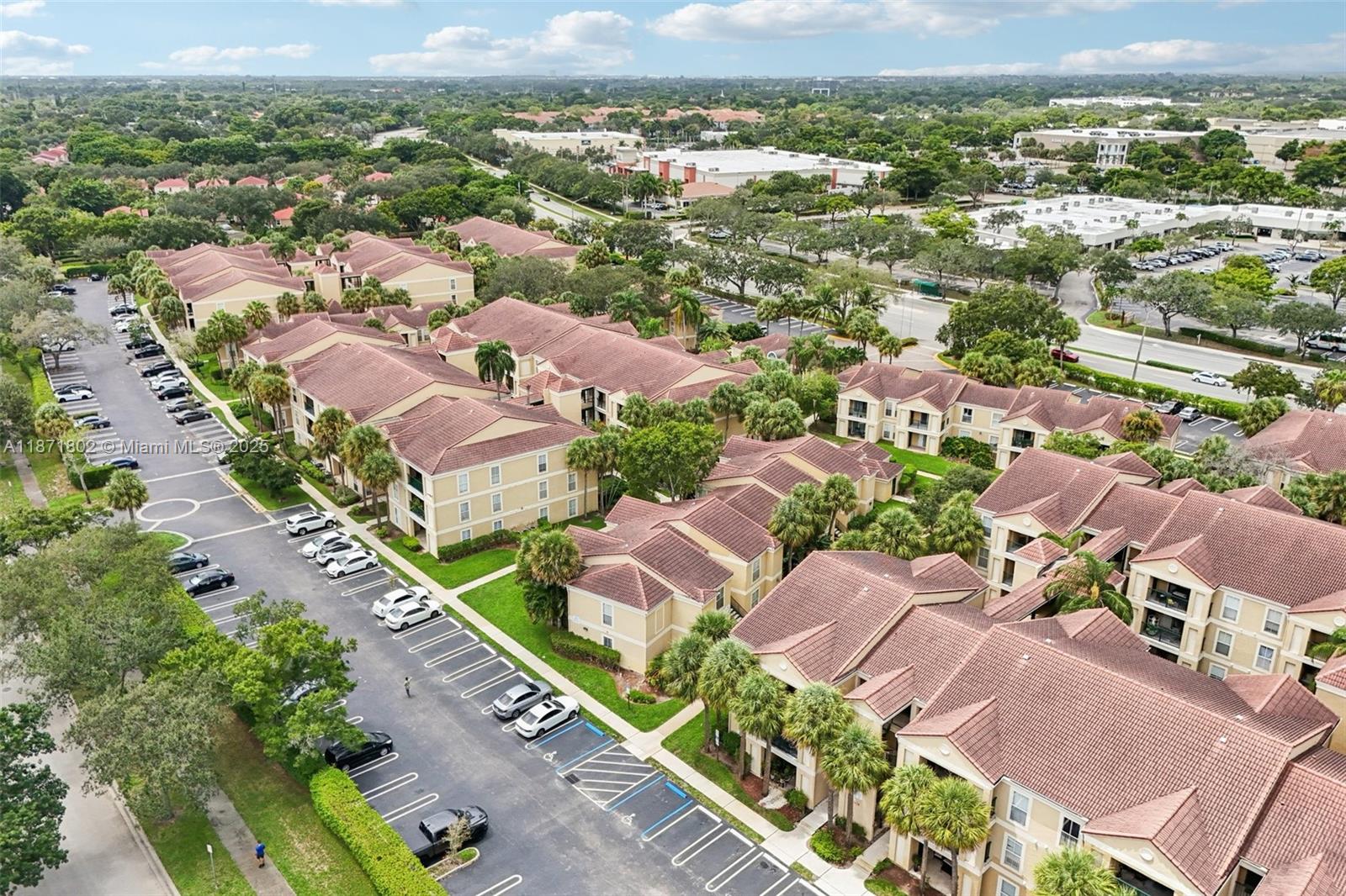 SAVANNAH AT RIVERSIDE CON - Residential