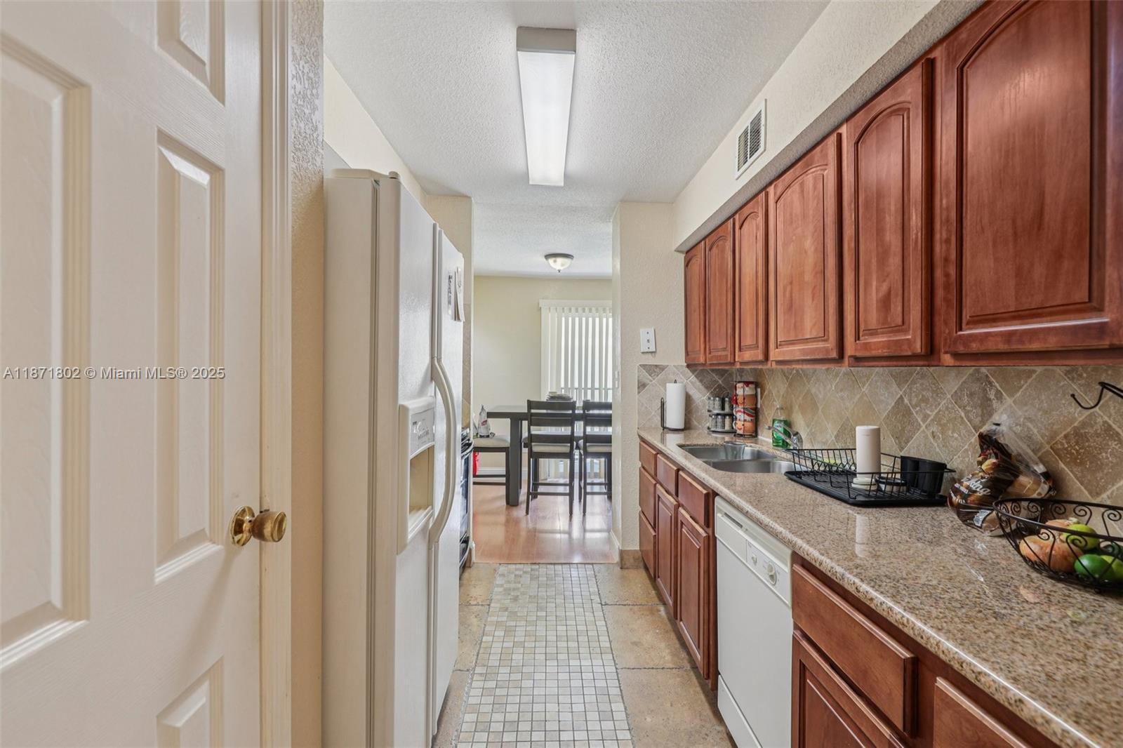 SAVANNAH AT RIVERSIDE CON - Residential